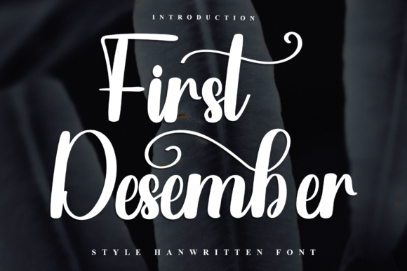 Crafting Holiday Magic Online with the First Desember Typeface